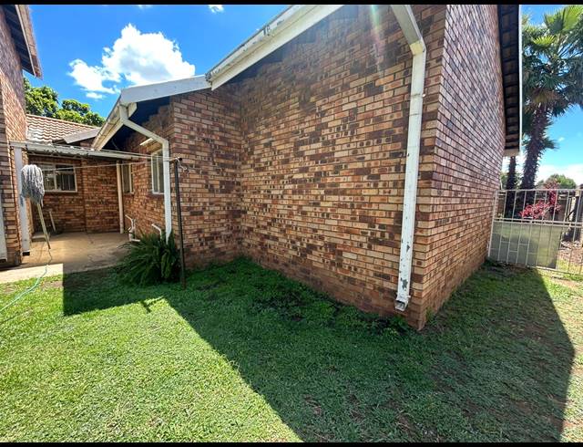 4 BEDROOM HOUSE TO LET IN VANDERBIJLPARK CE 3